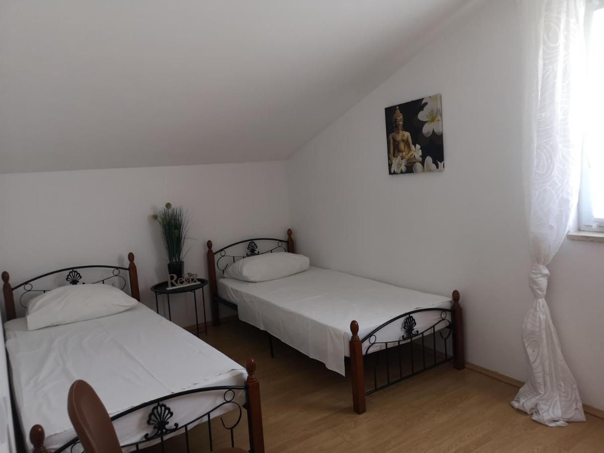 Chillout Apartments With Pool Patricia Fazana Ngoại thất bức ảnh