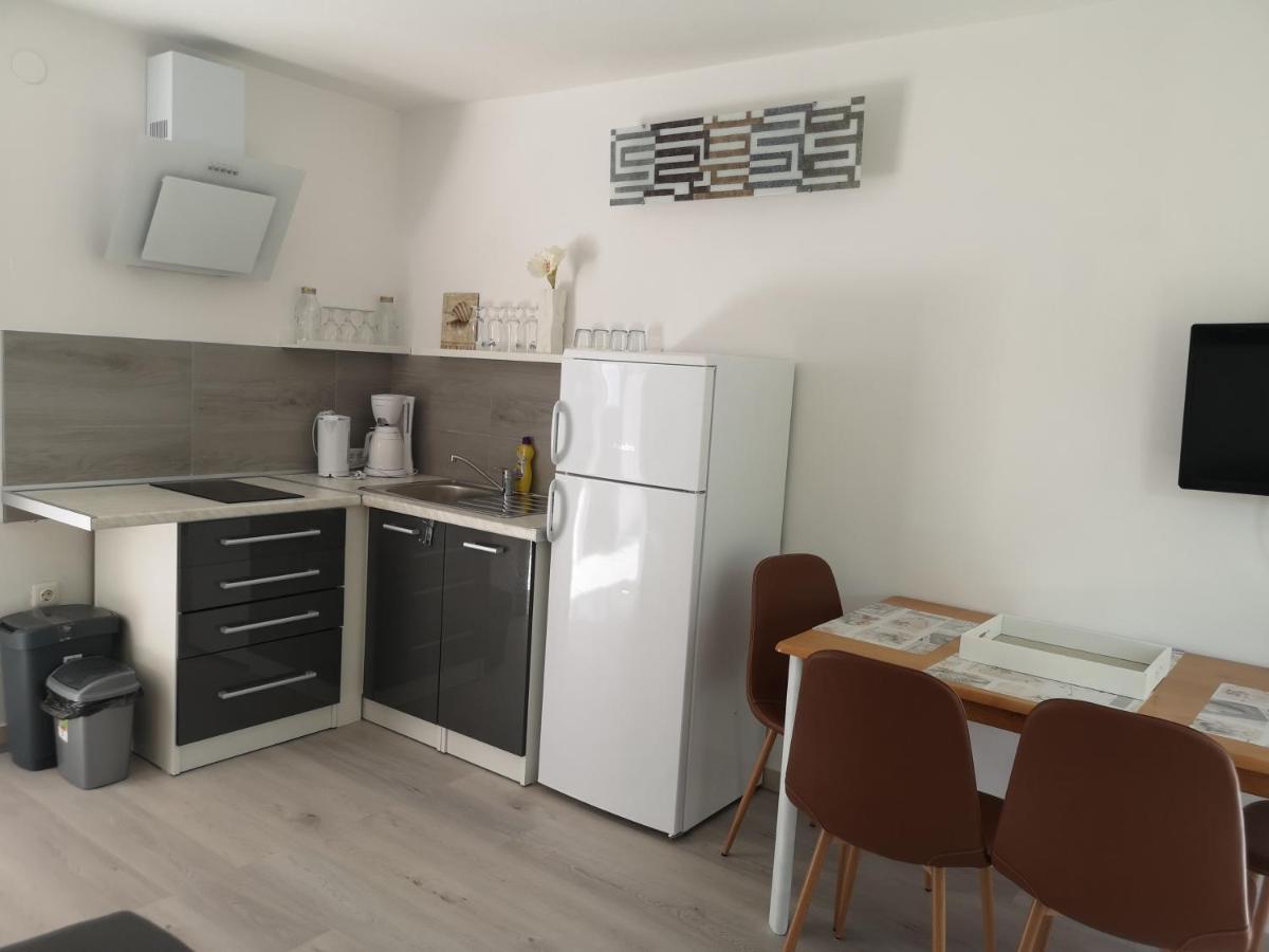 Chillout Apartments With Pool Patricia Fazana Ngoại thất bức ảnh