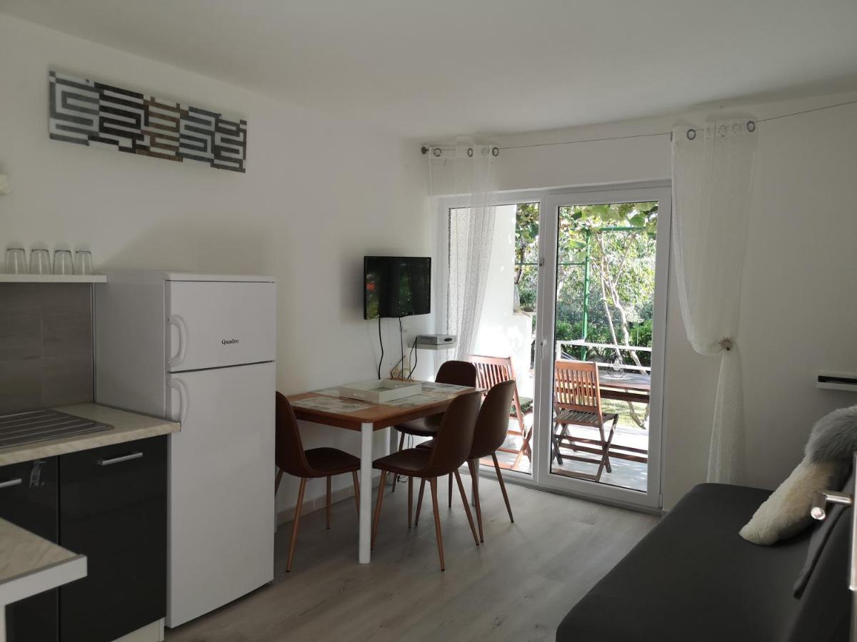 Chillout Apartments With Pool Patricia Fazana Ngoại thất bức ảnh